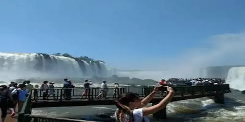 Vista panorámica de las Cataratas del Iguazú desde el lado brasileño, Foz do Iguaçu
