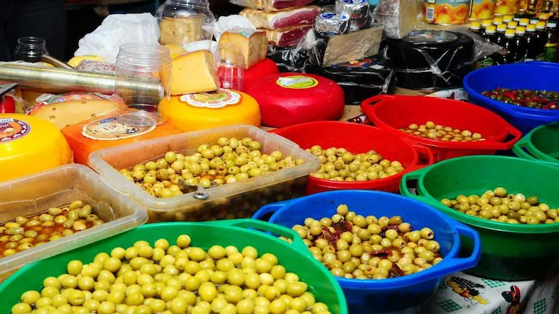 La Feirinha de Puerto Iguazú — compras, vinos, alfajores y gastronomía argentina