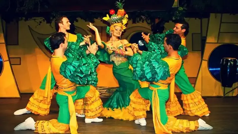 Rafain Cena Show en Foz do Iguaçu — espectáculo de 9 países con cena buffet